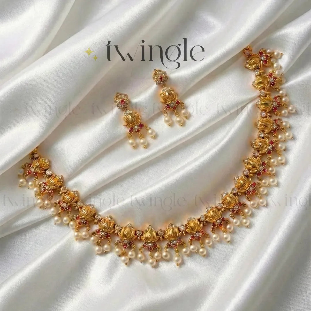 Chaithanya Necklace Set