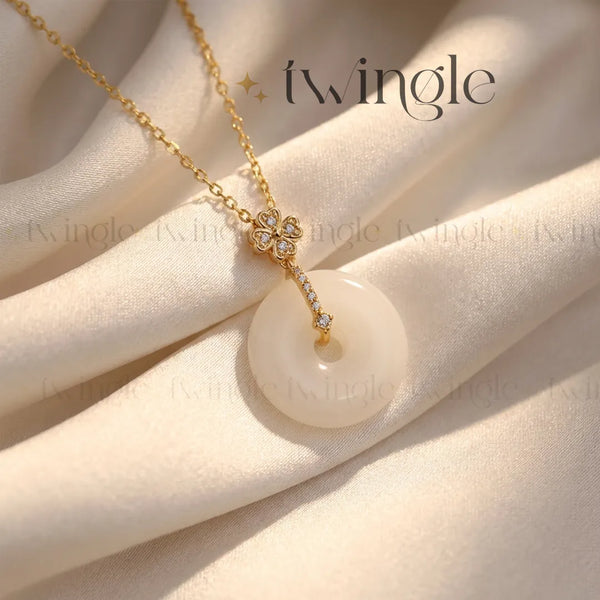 Luna Pendant Chain